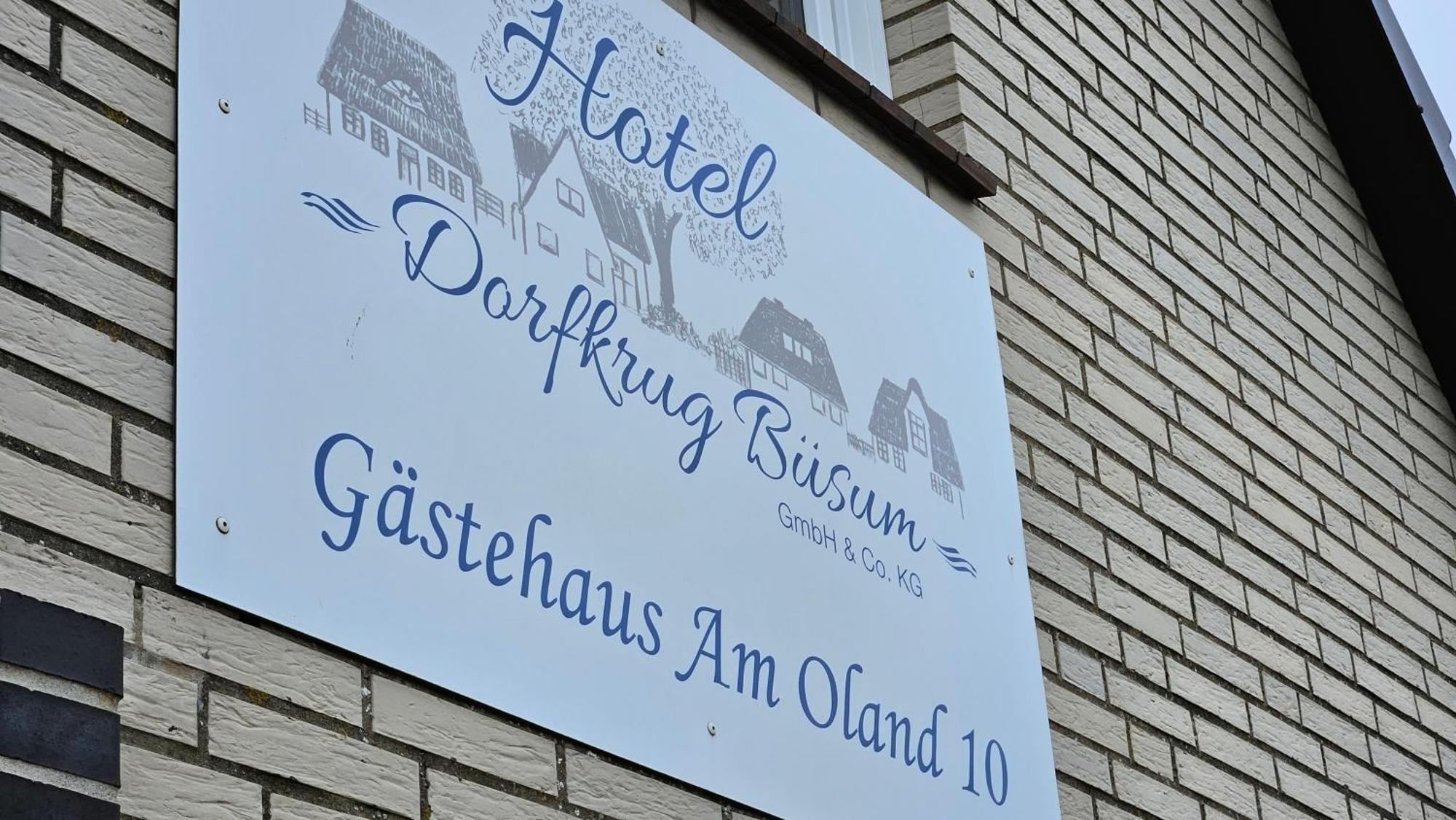 Hotel Dorfkrug Buesum - Guenstige Altbauzimmer Am Oland Exteriör bild