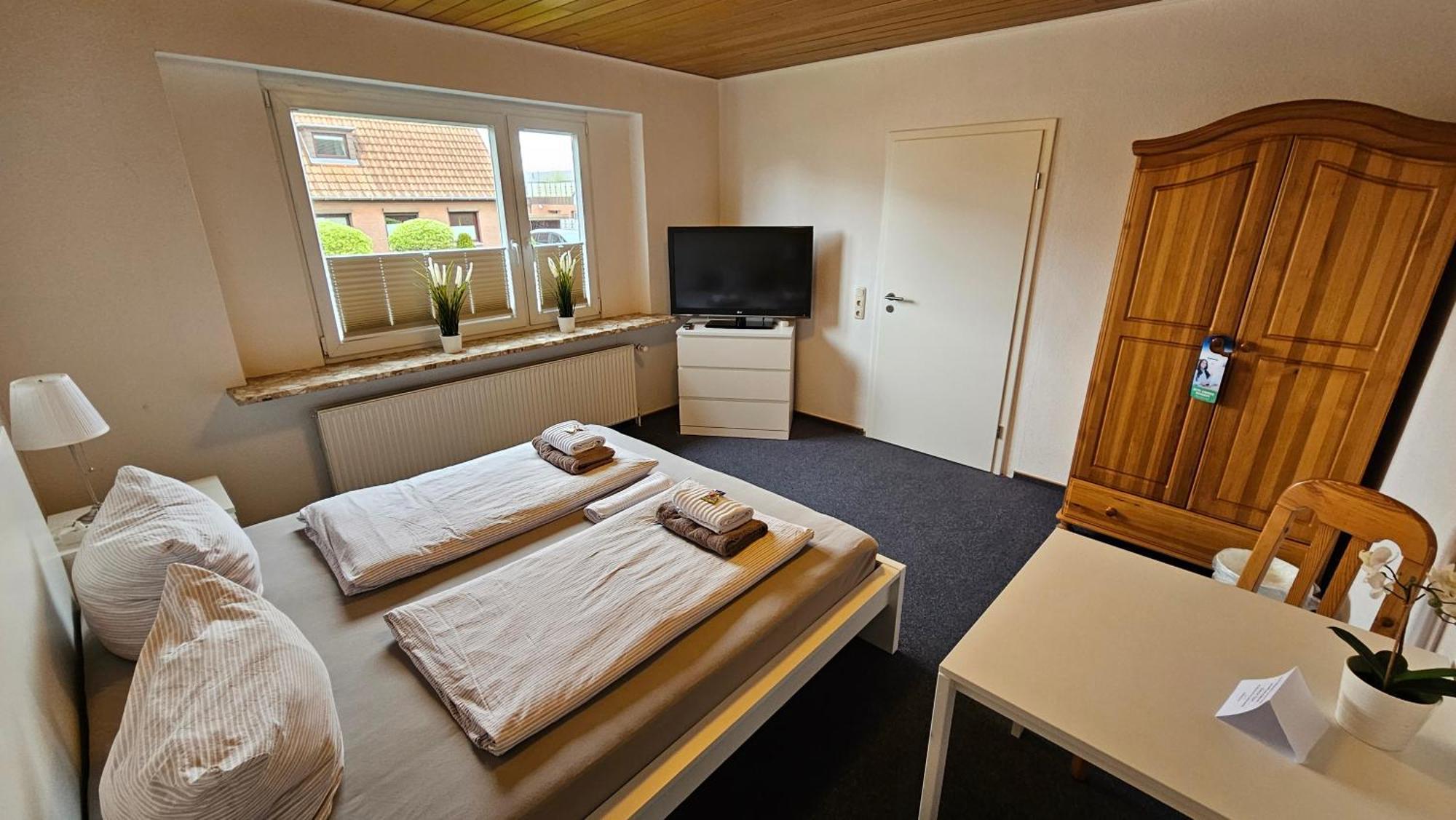 Hotel Dorfkrug Buesum - Guenstige Altbauzimmer Am Oland Rum bild